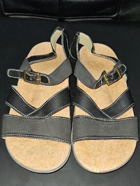 Spenco orthotic sandals designed for arch support and cushioning Size 8